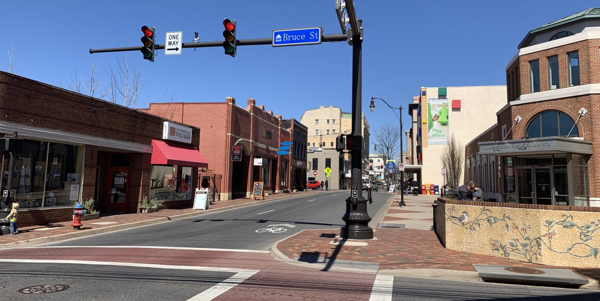 Street view of downtown area of Harrisonburg